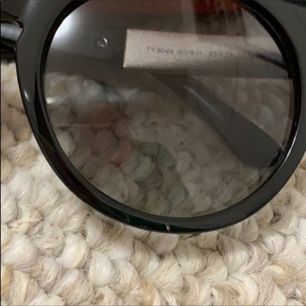 ✨Tory Burch Sunnies✨ - Picture 3 of 7